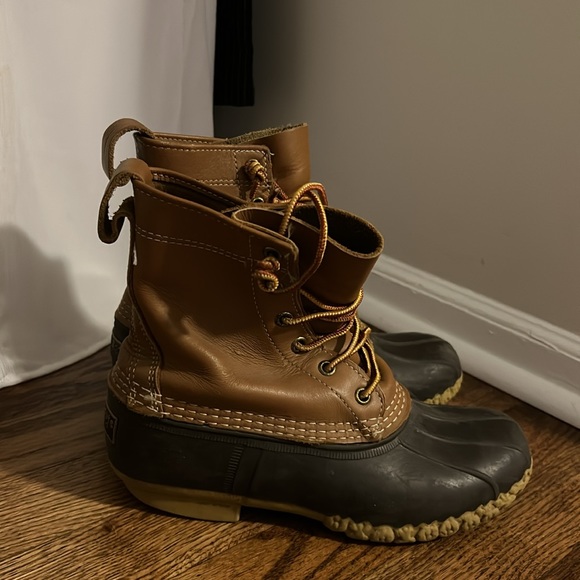 L.L Bean Women’s Bean Boots Size 7 - Picture 2 of 4